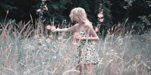 उनकी तस्वीर को हमें गले से लगाना था