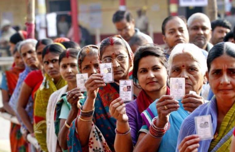 भारत जैसे विशाल लोकतांत्रिक देश में मतदान का प्रतिशत दिन-ब-दिन घटता जा रहा है।