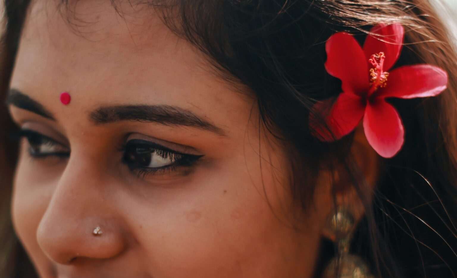 आ गुलिस्तां में मिलनें को आज तू फ़िर