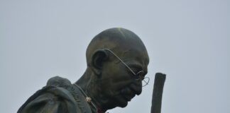 निबंध : आधुनिक समय में महात्मा गांधी के विचारों का महत्व