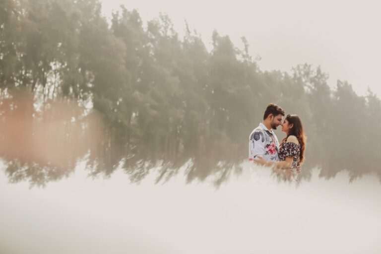 मोहब्बत का जैसे असर लग रहा