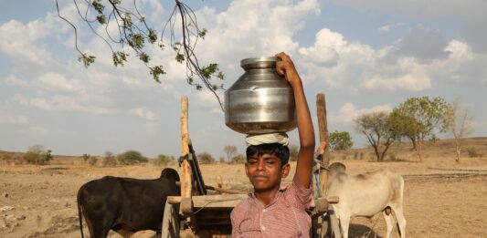 Essay on water crisis in India in Hindi