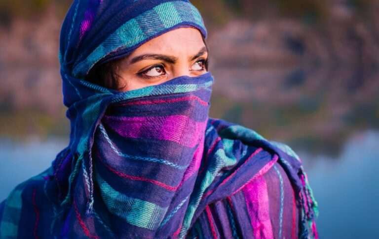 Saanson mein khushboo yar ki