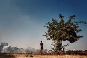 Sach kamjor ho raha hai