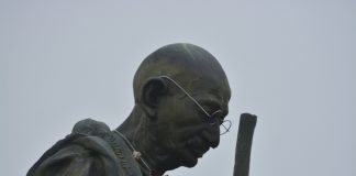 Poem on Gandhi in Hindi