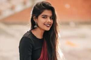 Poem Muh se Phool Jhadte Hain